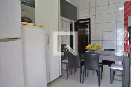 Casa para alugar com 506m², 5 quartos e 8 vagasCozinha