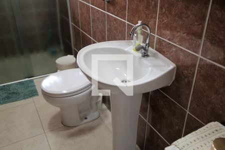 Casa para alugar com 506m², 5 quartos e 8 vagasBanheiro social