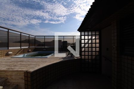 Apartamento à venda com 354m², 4 quartos e 4 vagasTerraço/Piscina