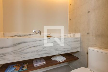 Lavabo de apartamento à venda com 1 quarto, 70m² em Campo Belo, São Paulo