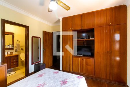 Casa à venda com 900m², 4 quartos e 5 vagasQuarto da suíte 2