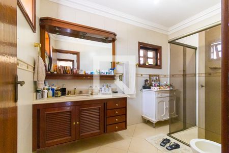 Casa à venda com 900m², 4 quartos e 5 vagasBanheiro da suíte 1