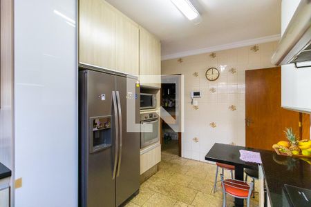 Casa à venda com 900m², 4 quartos e 5 vagasCozinha