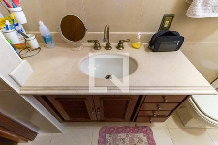 Casa à venda com 900m², 4 quartos e 5 vagasBanheiro social