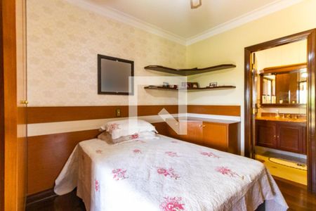 Casa à venda com 900m², 4 quartos e 5 vagasQuarto da suíte 2