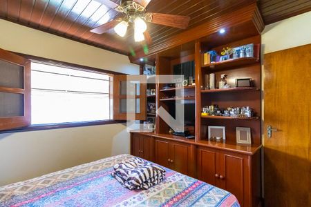 Casa à venda com 900m², 4 quartos e 5 vagasQuarto da suíte 1