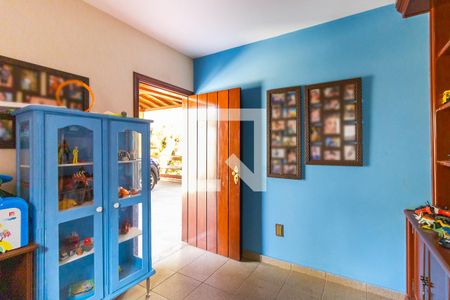 Casa à venda com 900m², 4 quartos e 5 vagasEscritório