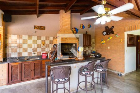 Casa à venda com 900m², 4 quartos e 5 vagasChurrasqueira