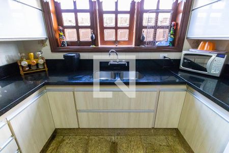 Casa à venda com 900m², 4 quartos e 5 vagasCozinha