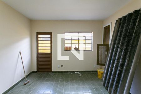 Casa à venda com 180m², 3 quartos e 2 vagas