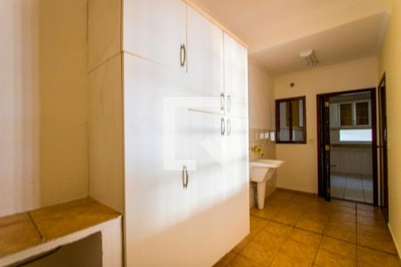 Casa de condomínio para alugar com 136m², 3 quartos e 2 vagas Casa de condomínio para alugar com 136m², 3 quartos e 2 vagasÁrea de serviço