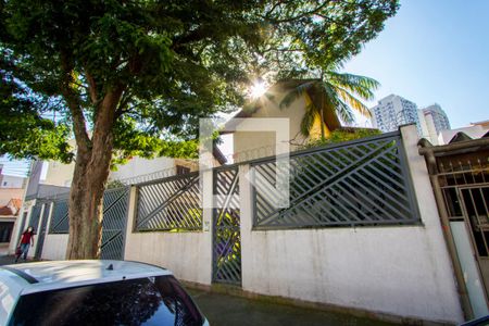 Casa de condomínio para alugar com 136m², 3 quartos e 2 vagas Casa de condomínio para alugar com 136m², 3 quartos e 2 vagasFachada do Condomínio