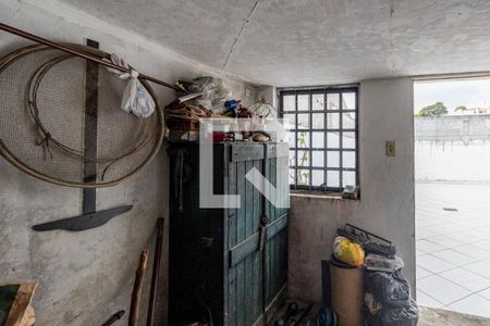 Casa à venda com 216m², 4 quartos e 2 vagasPorao