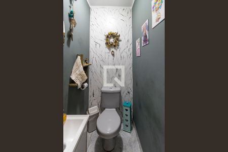 Casa à venda com 216m², 4 quartos e 2 vagasLavabo