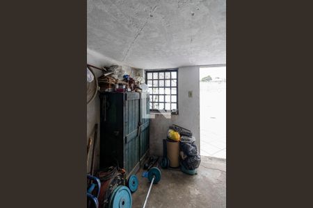 Casa à venda com 216m², 4 quartos e 2 vagasPorao