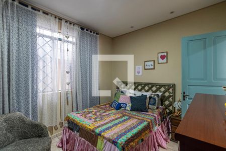 Casa à venda com 216m², 4 quartos e 2 vagasQuarto 2