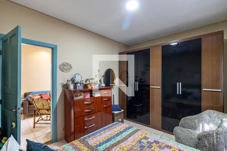 Casa à venda com 216m², 4 quartos e 2 vagasQuarto 2