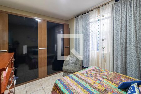 Casa à venda com 216m², 4 quartos e 2 vagasQuarto 2