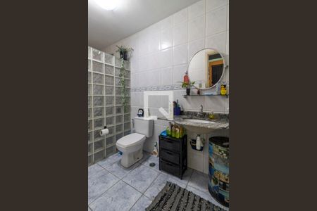 Casa à venda com 216m², 4 quartos e 2 vagasBanheiro 1