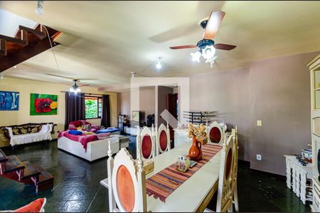 Sala de casa à venda com 4 quartos, 374m² em Camboinhas, Niterói