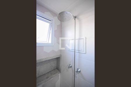 Apartamento à venda com 69m², 2 quartos e 1 vagaChuveiro do banheiro da suíte  