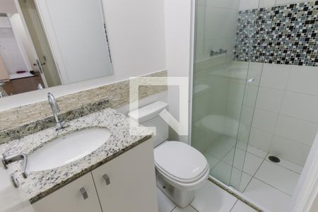 Banheiro da suíte de apartamento para alugar com 2 quartos, 56m² em Bom Retiro, São Paulo