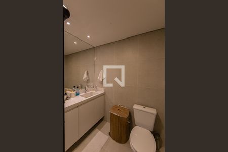 Studio à venda com 28m², 1 quarto e sem vaga Studio à venda com 28m², 1 quarto e sem vagaBanheiro Social