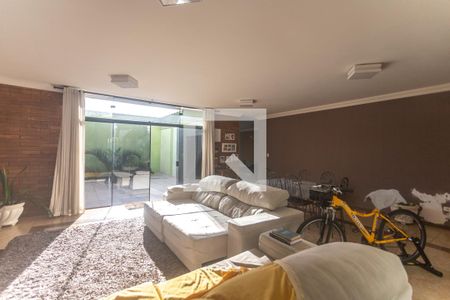 Sala de estar de casa para alugar com 4 quartos, 280m² em Dos Casa, São Bernardo do Campo