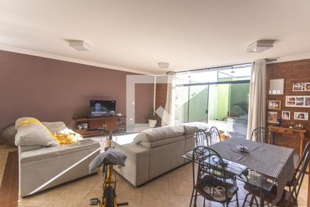 Sala de estar de casa para alugar com 4 quartos, 280m² em Dos Casa, São Bernardo do Campo