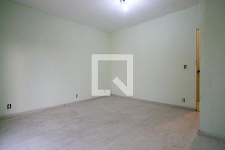 Casa à venda com 263m², 2 quartos e 8 vagas