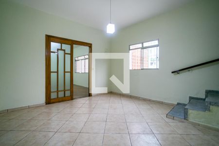 Casa à venda com 263m², 2 quartos e 8 vagas