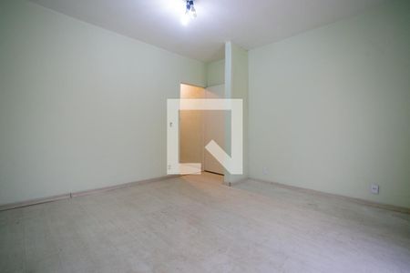 Casa à venda com 263m², 2 quartos e 8 vagas