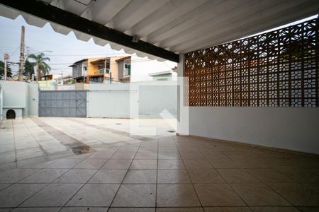 Casa à venda com 263m², 2 quartos e 8 vagas