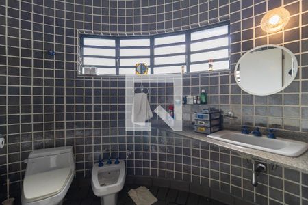 Casa à venda com 430m², 3 quartos e 3 vagasBanheiro da Suíte