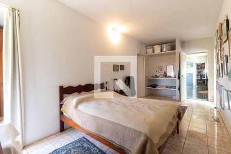 Casa à venda com 430m², 3 quartos e 3 vagasSuíte