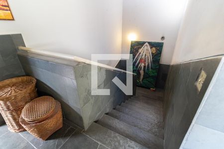 Casa à venda com 430m², 3 quartos e 3 vagasEscada