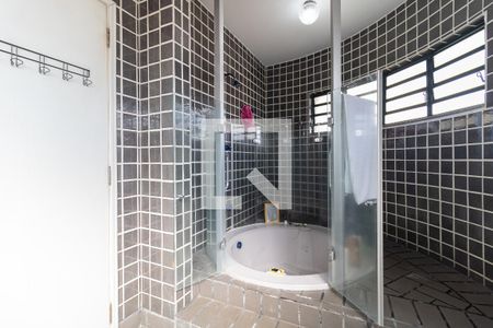 Casa à venda com 430m², 3 quartos e 3 vagasBanheiro da Suíte