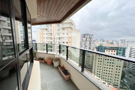 Sacada de apartamento à venda com 4 quartos, 220m² em Vila Uberabinha, São Paulo