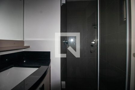 Banheiro de kitnet/studio para alugar com 1 quarto, 37m² em Bela Vista, Porto Alegre