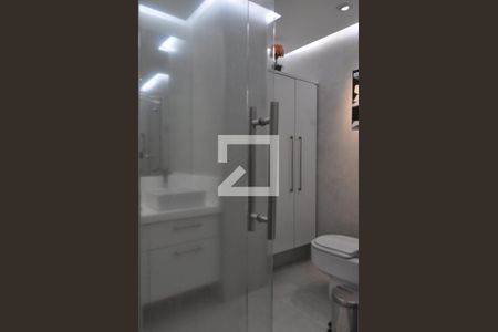 Apartamento à venda com 225m², 3 quartos e 2 vagasBanheiro da Suíte