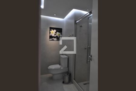 Apartamento à venda com 225m², 3 quartos e 2 vagasBanheiro da Suíte