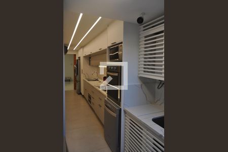 Apartamento à venda com 225m², 3 quartos e 2 vagasCozinha - Armários