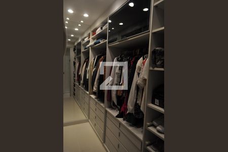 Apartamento à venda com 225m², 3 quartos e 2 vagasClose Quarto 3 