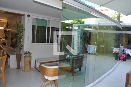 Apartamento à venda com 225m², 3 quartos e 2 vagasVaranda da Sala