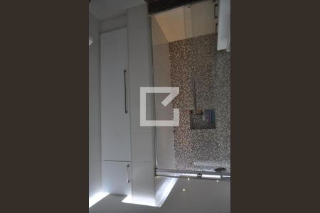 Apartamento à venda com 225m², 3 quartos e 2 vagasBanheiro Social