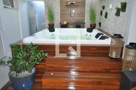 Apartamento à venda com 225m², 3 quartos e 2 vagasHidro