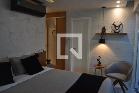 Apartamento à venda com 225m², 3 quartos e 2 vagasQuarto 3 - Armários