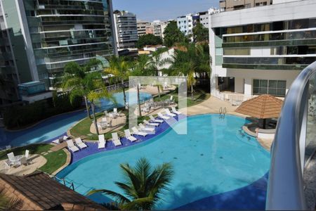 Apartamento à venda com 225m², 3 quartos e 2 vagasPiscina