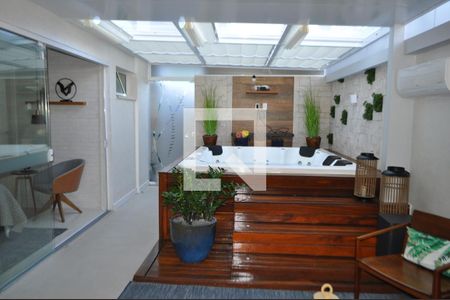 Apartamento à venda com 225m², 3 quartos e 2 vagasHidro