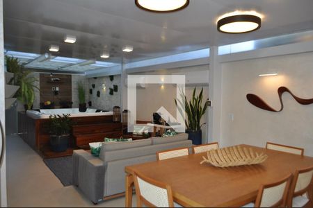 Apartamento à venda com 225m², 3 quartos e 2 vagasHidro com Area Gurme